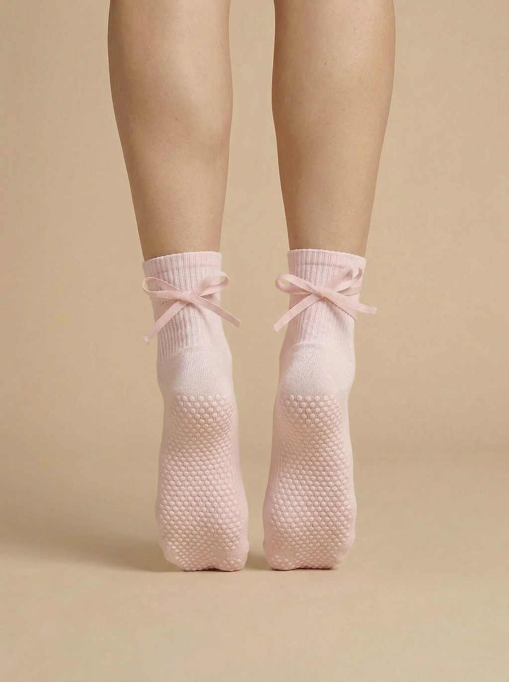 AURA Flow Grip Socks